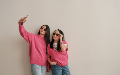 Mom-and-Daughter Fashion: Twinning in Style
